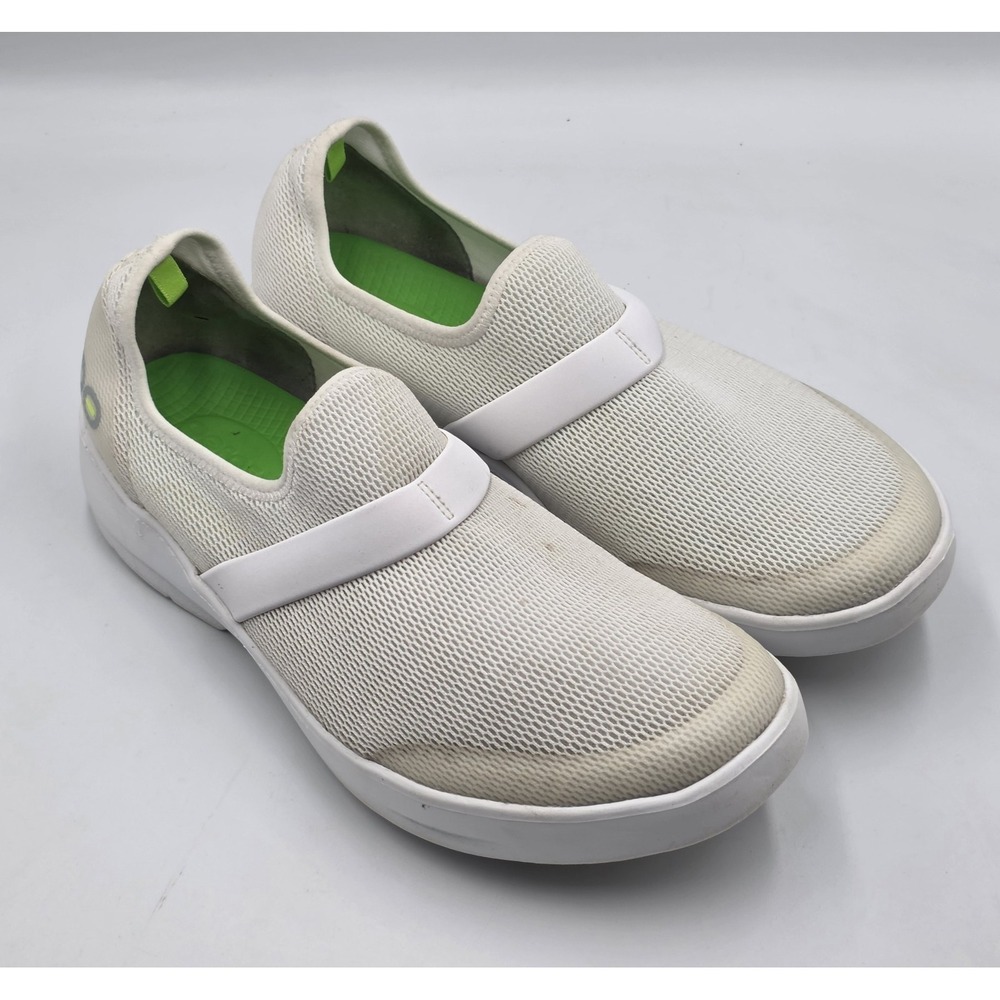 OOFOS OOmg EeZee Low Shoes Women's Size 9.5 White Slip On Recovery Sneakers